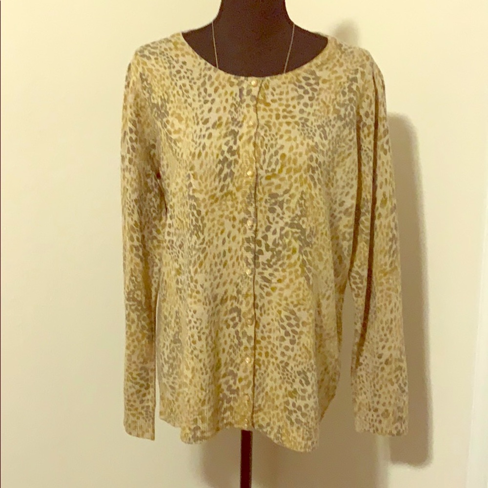 East 5th leopard print cardigan XL.  (052)